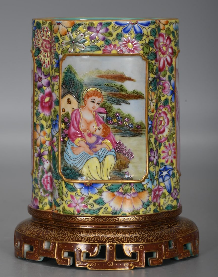 A finely crafted enamel brush holder with a window on a yellow background and a Western figure: Exquisite enamel yellow ground window brush holder with Western figure landscape painting Size: H: 13.1 cm xCalibre: 8.2 cm xBottom: 10.3 cm (The Dimensions Of All Batches Are Manually Measured.If You