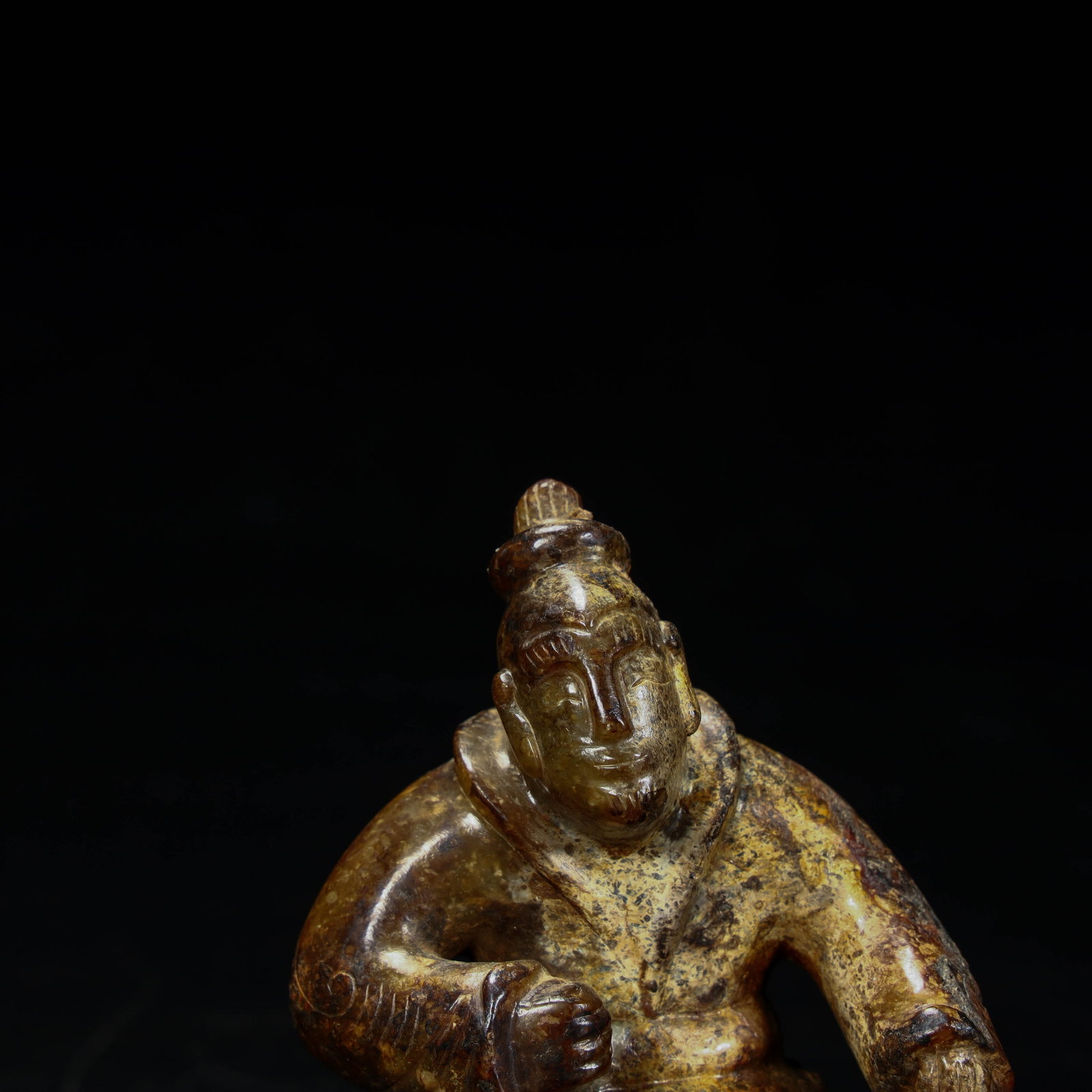 A finely crafted jade kneeling figurine - 7