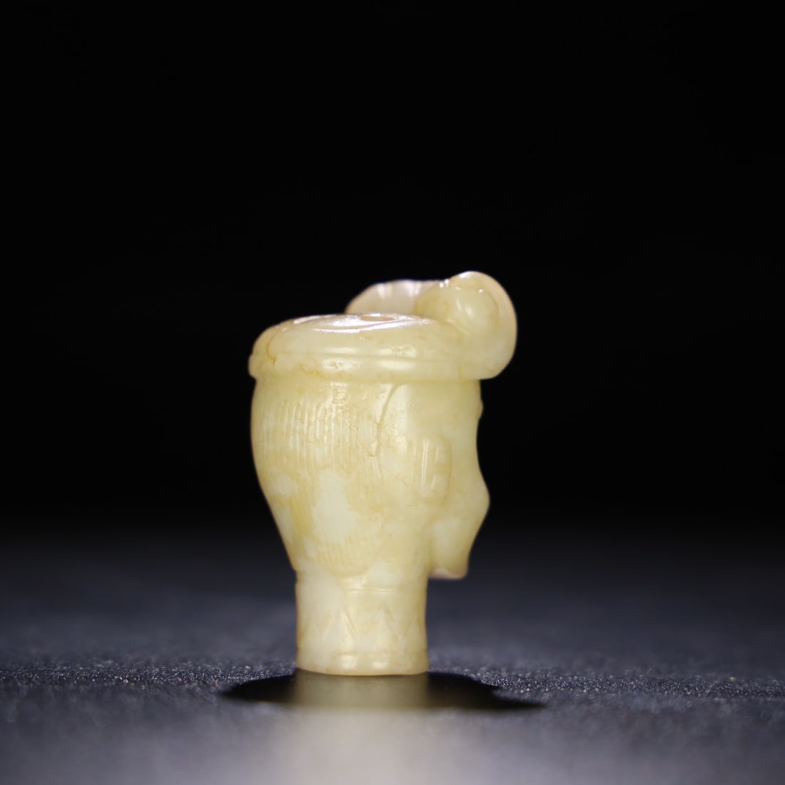 A delicate Hetian jade human head - 6