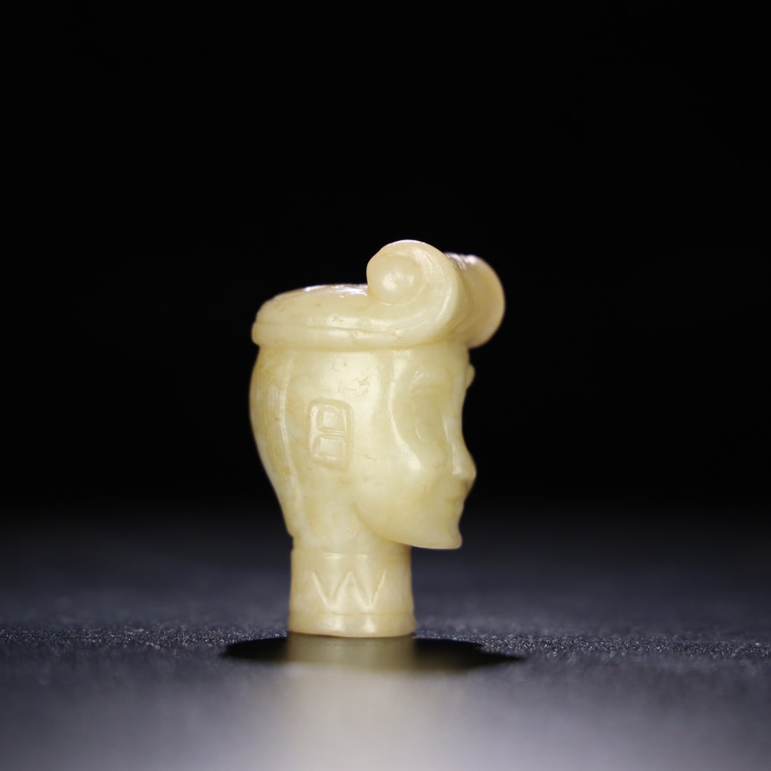 A delicate Hetian jade human head - 7