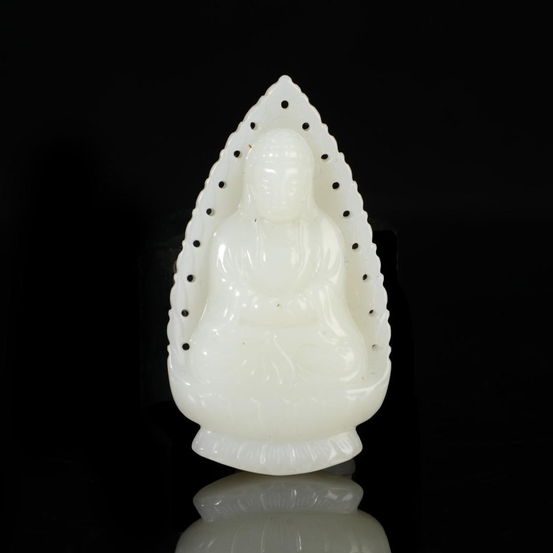 A beautiful Hetian jade Guanyin pendant: Exquisite Hetian jade Guanyin pendant Size:5.5x3.5cm W: 0.04 kg (The Dimensions Of All Batches Are Manually Measured.If You Need More Detailed Information, Please Contact Our Customer Service Before B