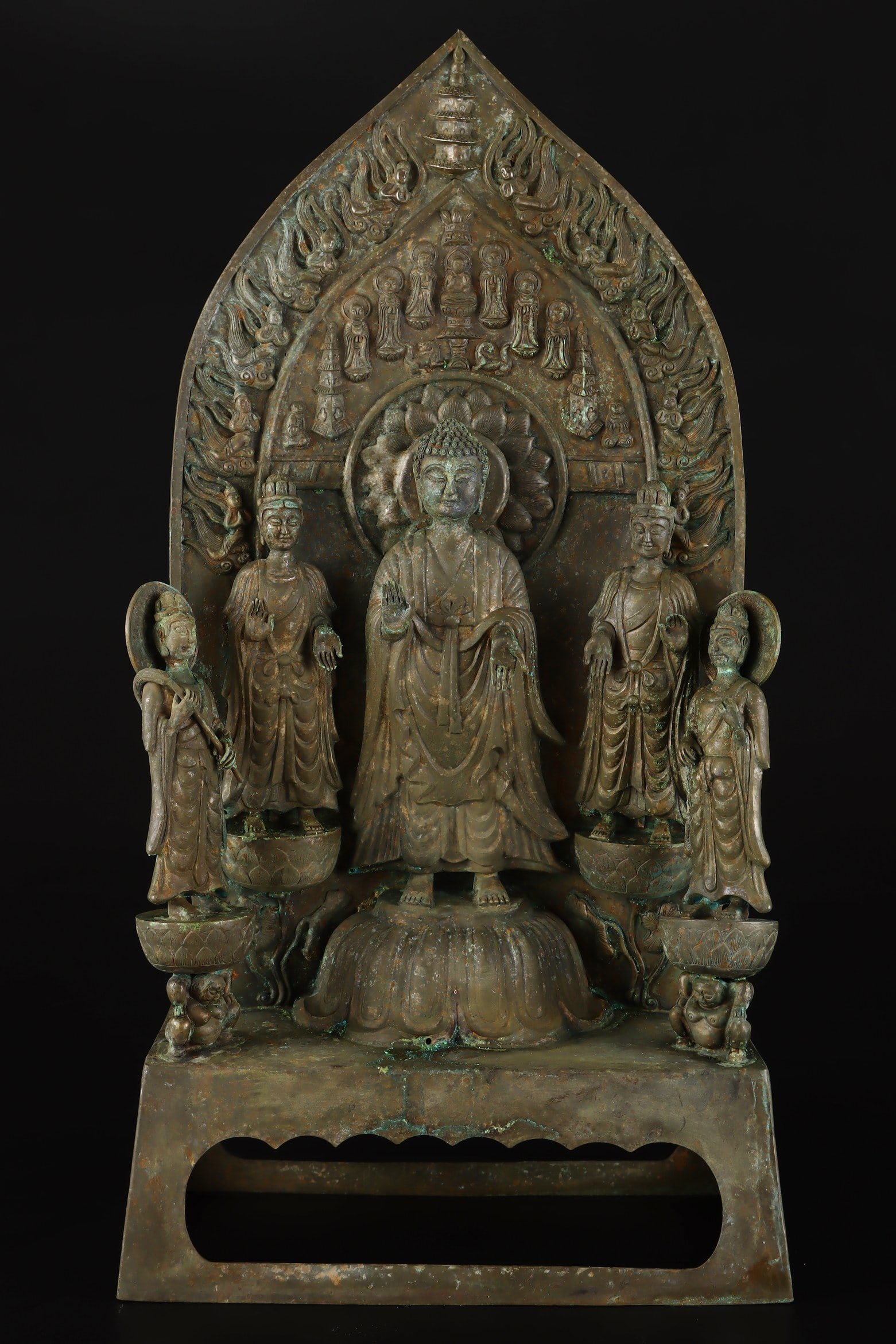 A Buddhist statue ornament from the Northern Wei period (1 of 9)