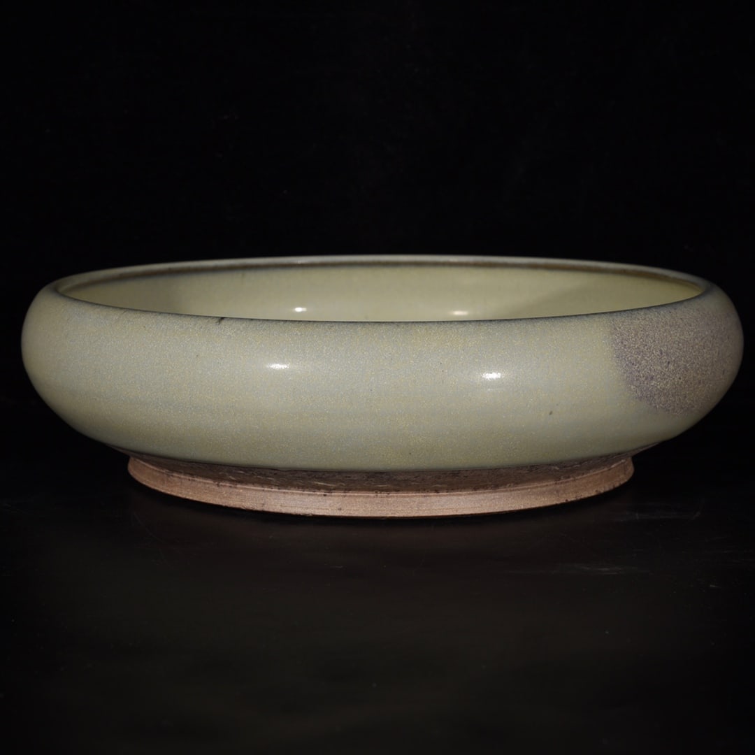 A brush washer from the Jun kiln of the Song Dynasty (1 of 9)