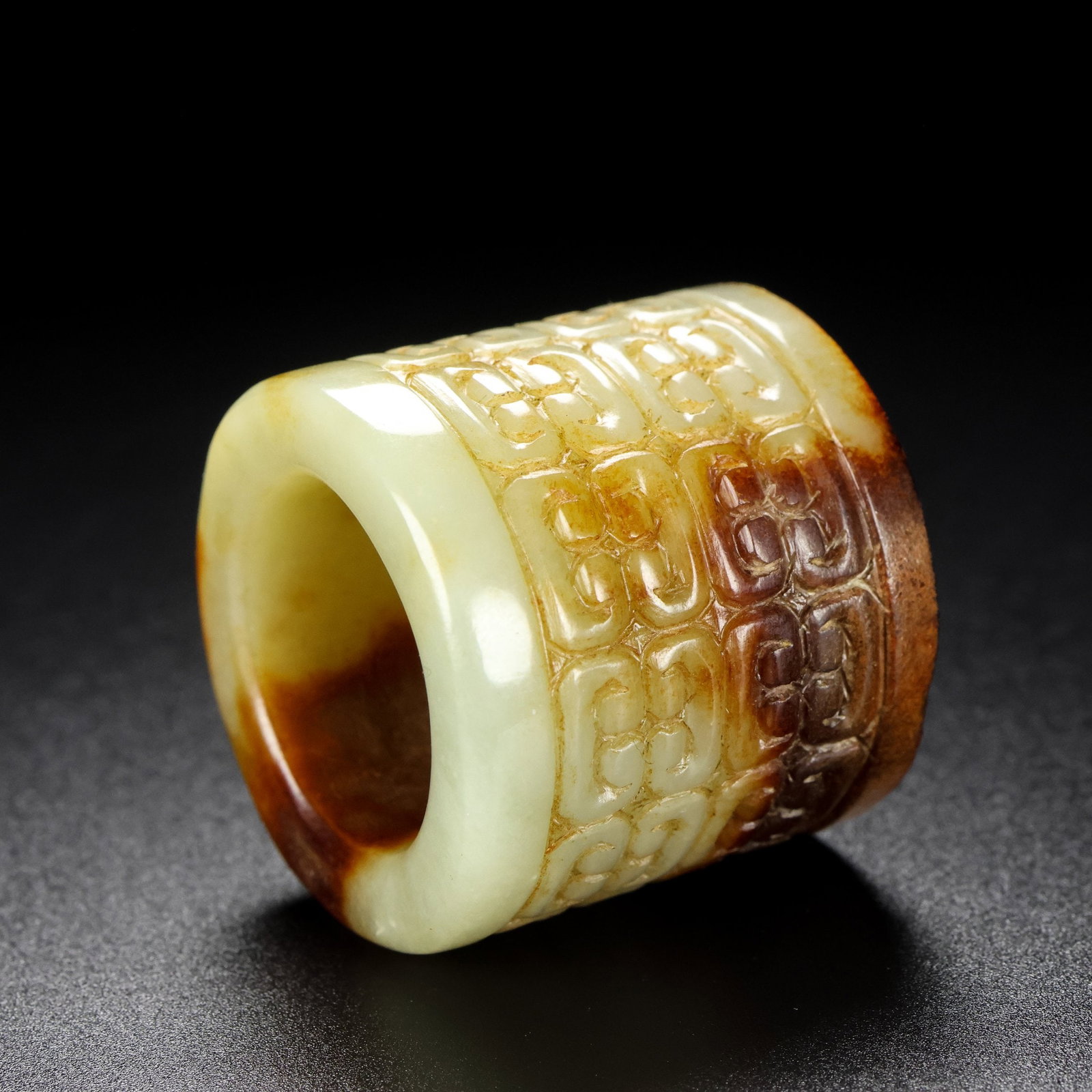 A beautiful Hetian jade hook cloud pattern thumb ring - 2