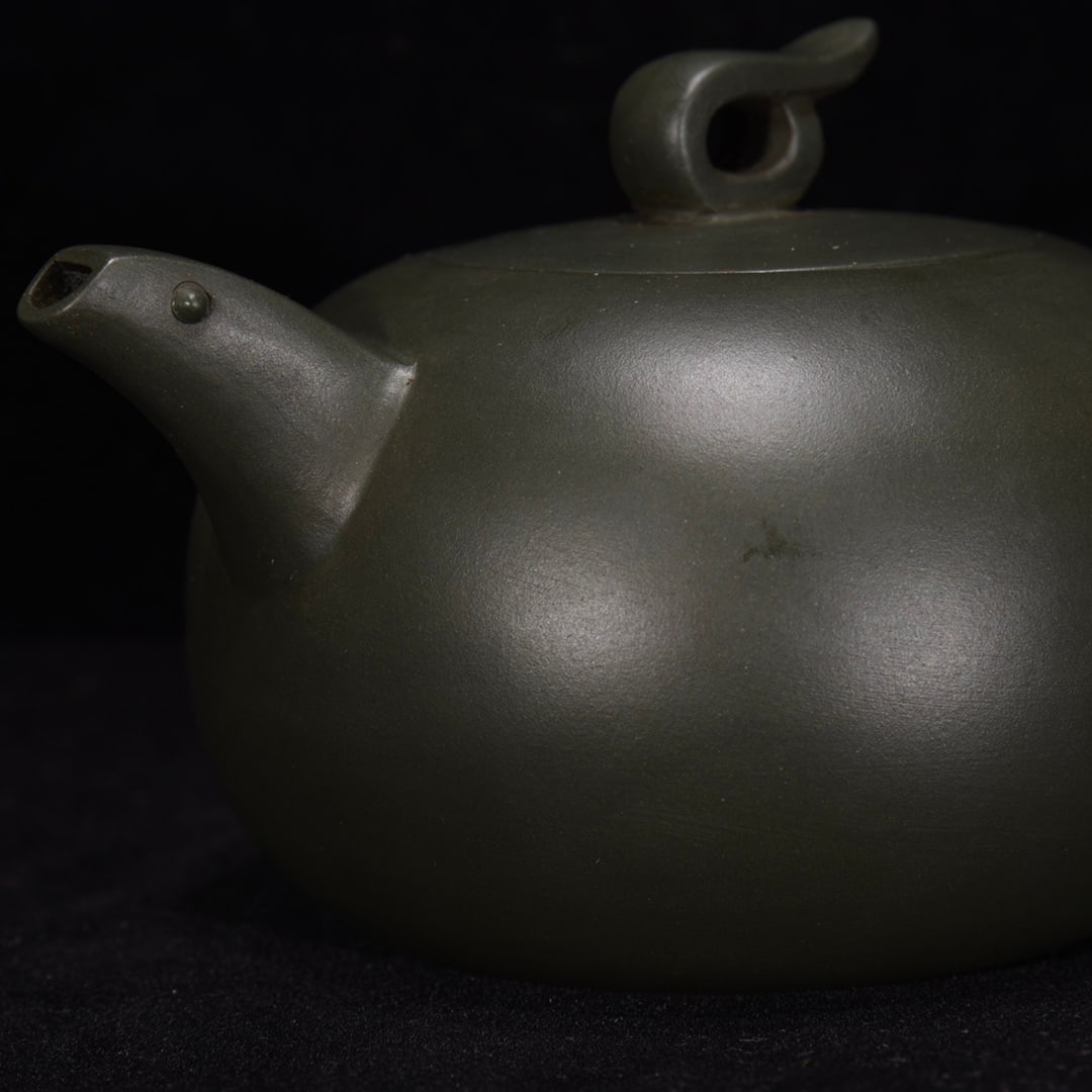 A delicate green sand bird-patterned teapot - 4