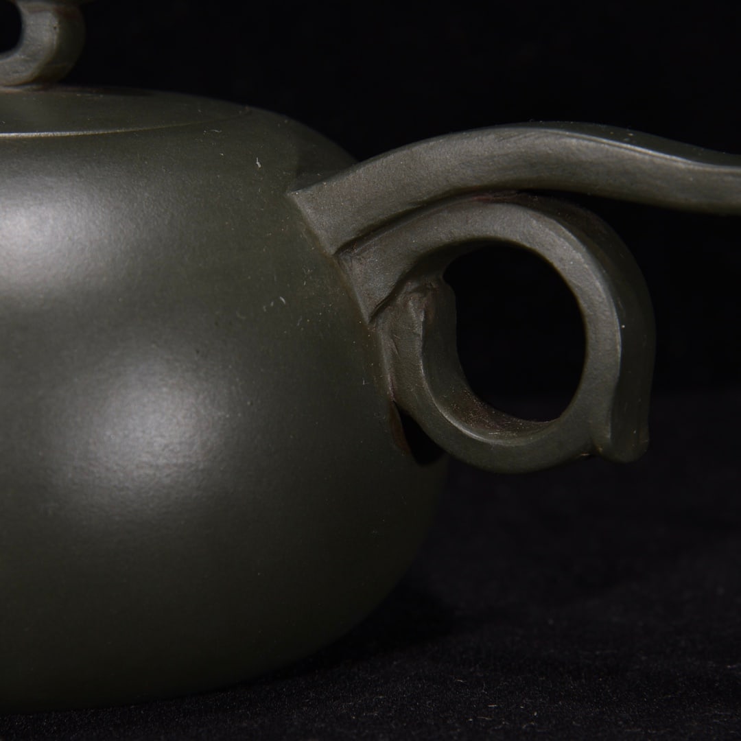 A delicate green sand bird-patterned teapot - 5