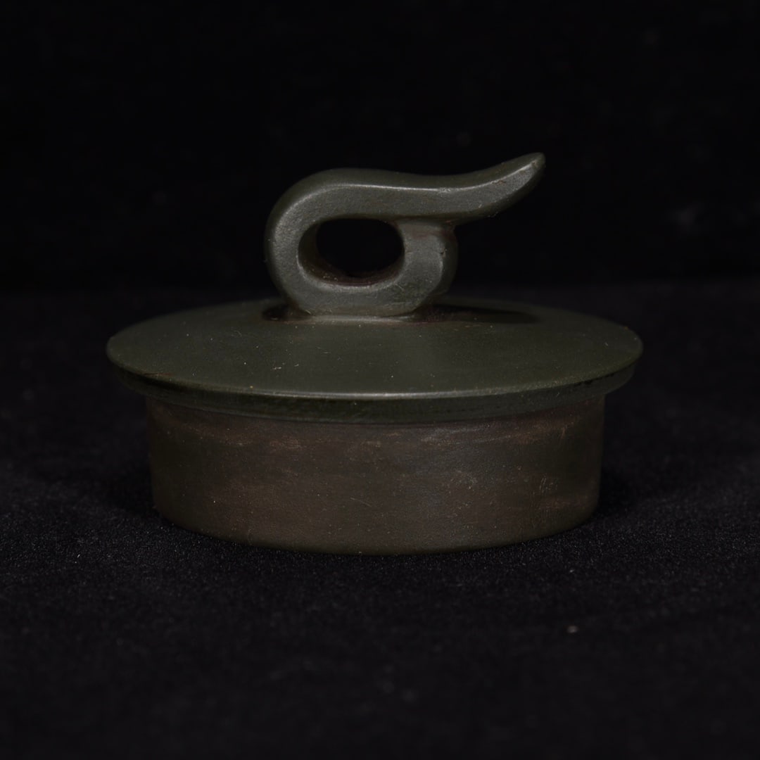 A delicate green sand bird-patterned teapot - 6