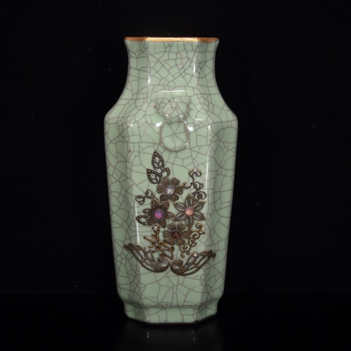 A Song Dynasty Ge kiln vase with a bronze gemstone inscribed with a beast's head and poetry (1 of 9)