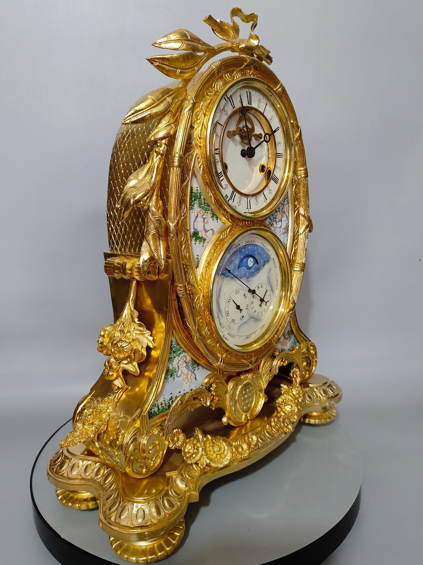 A finely crafted French bronze gilt clock movement - 2
