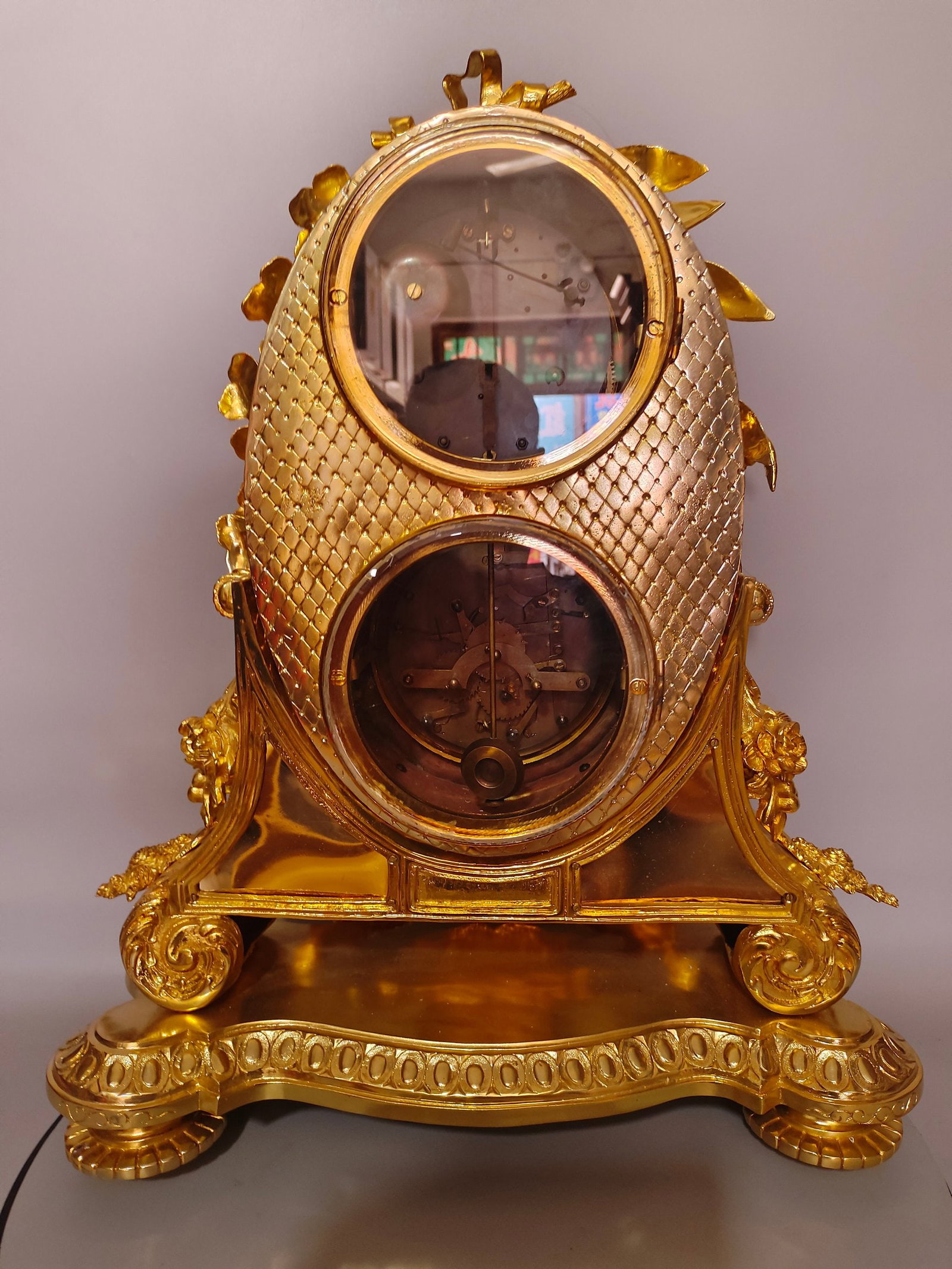 A finely crafted French bronze gilt clock movement - 4