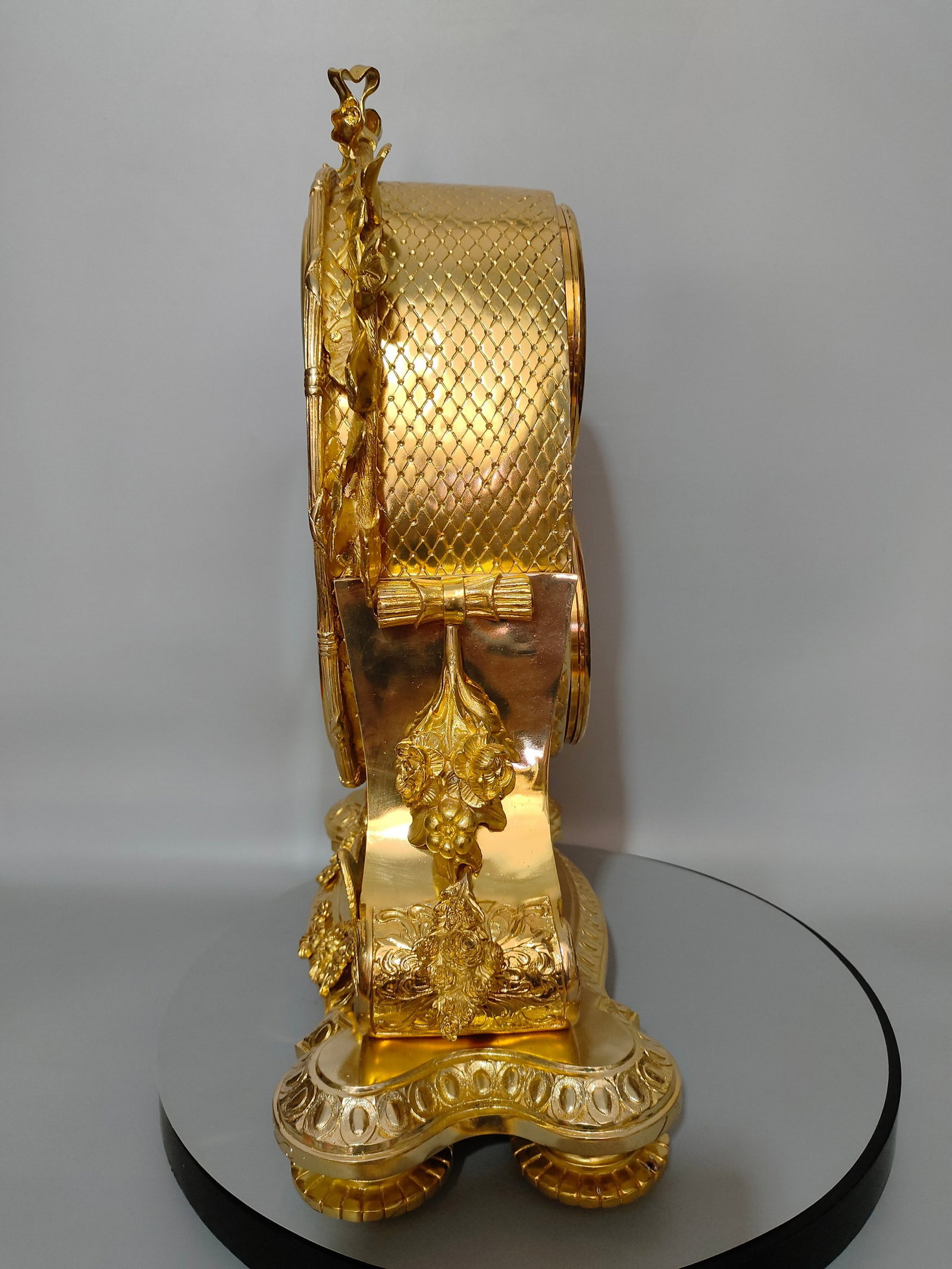 A finely crafted French bronze gilt clock movement - 6