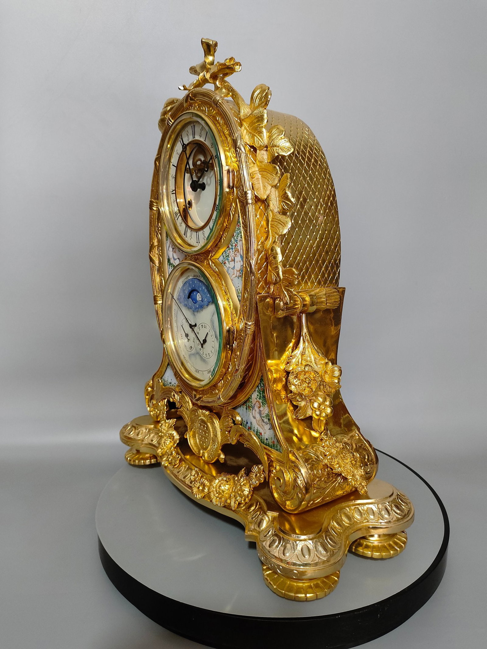 A finely crafted French bronze gilt clock movement - 7