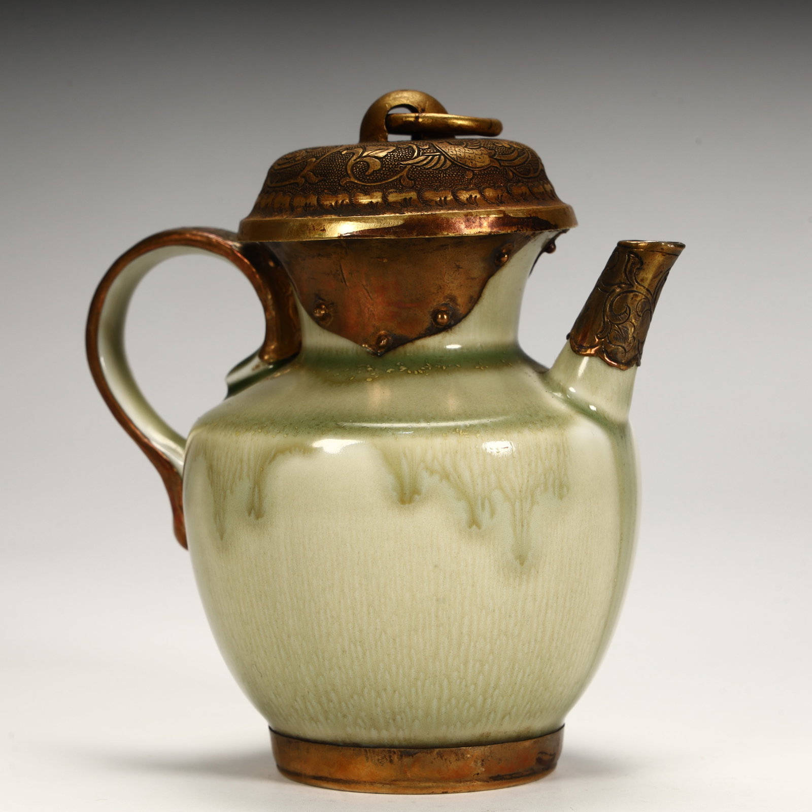 A Song Dynasty celadon gilt ewer (1 of 11)