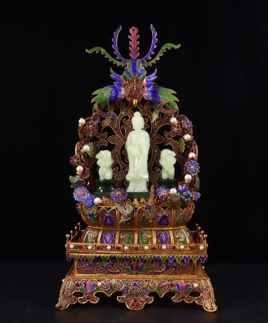 A Qing Dynasty filigree gilded Hetian white jade Guanyin child: A filigree gilded Hetian white jade Guanyin boy from the Qing Dynasty Size:H:41cm L:21cm W:14.5cm W:2.17kg (The Dimensions Of All Batches Are Manually Measured.If You Need More Detailed Information, P