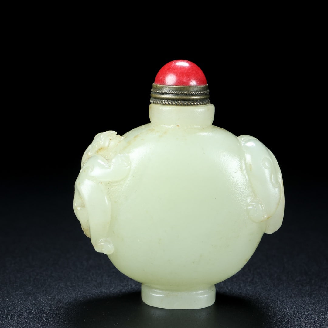 A beautiful Hetian jade Chilong snuff bottle: Exquisite Hetian jade Chilong snuff bottle Size:6.5x5.5x3cm W:0.1316kg (The Dimensions Of All Batches Are Manually Measured.If You Need More Detailed Information, Please Contact Our Customer Service B