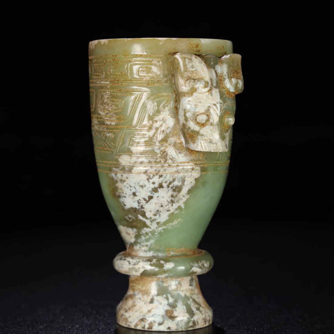 A fine Hetian jade Western Zhou jade cup: Exquisite Hetian jade Western Zhou jade cup Size:L:6.7cm W:5.5cm H:10.8cm W:0.2765kg (The Dimensions Of All Batches Are Manually Measured.If You Need More Detailed Information, Please Contact Our Cust