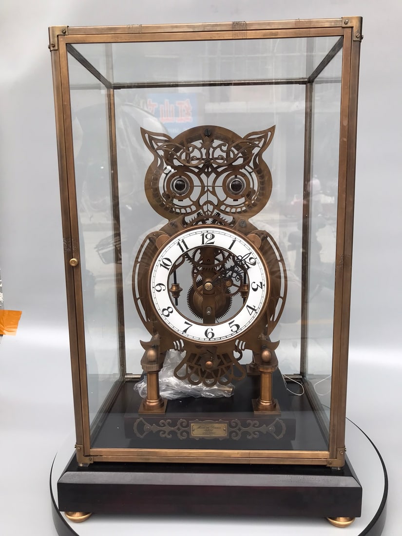 A beautiful Maneki-Neko European-style old desk clock, a finely crafted pendulum clock (1 of 9)
