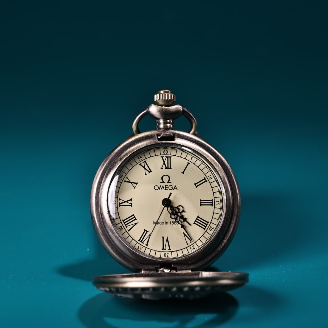 A beautiful mechanical pocket watch (1 of 5)
