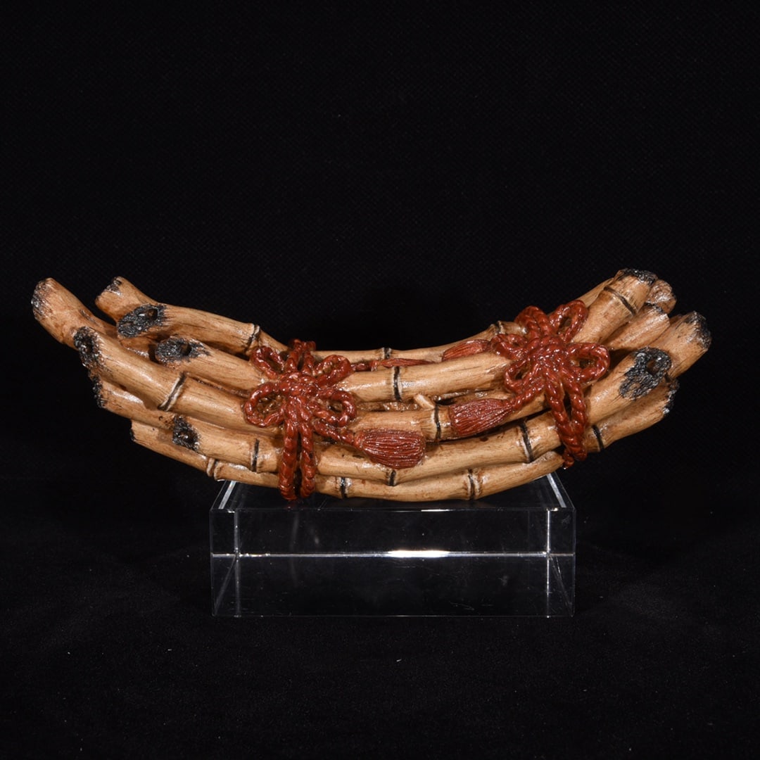 A beautifully crafted bionic porcelain pen holder with a tall and steady section: Exquisite bionic porcelain with a tall pen holder Size:7x19cm (The Dimensions Of All Batches Are Manually Measured.If You Need More Detailed Information, Please Contact Our Customer Service Before Bid