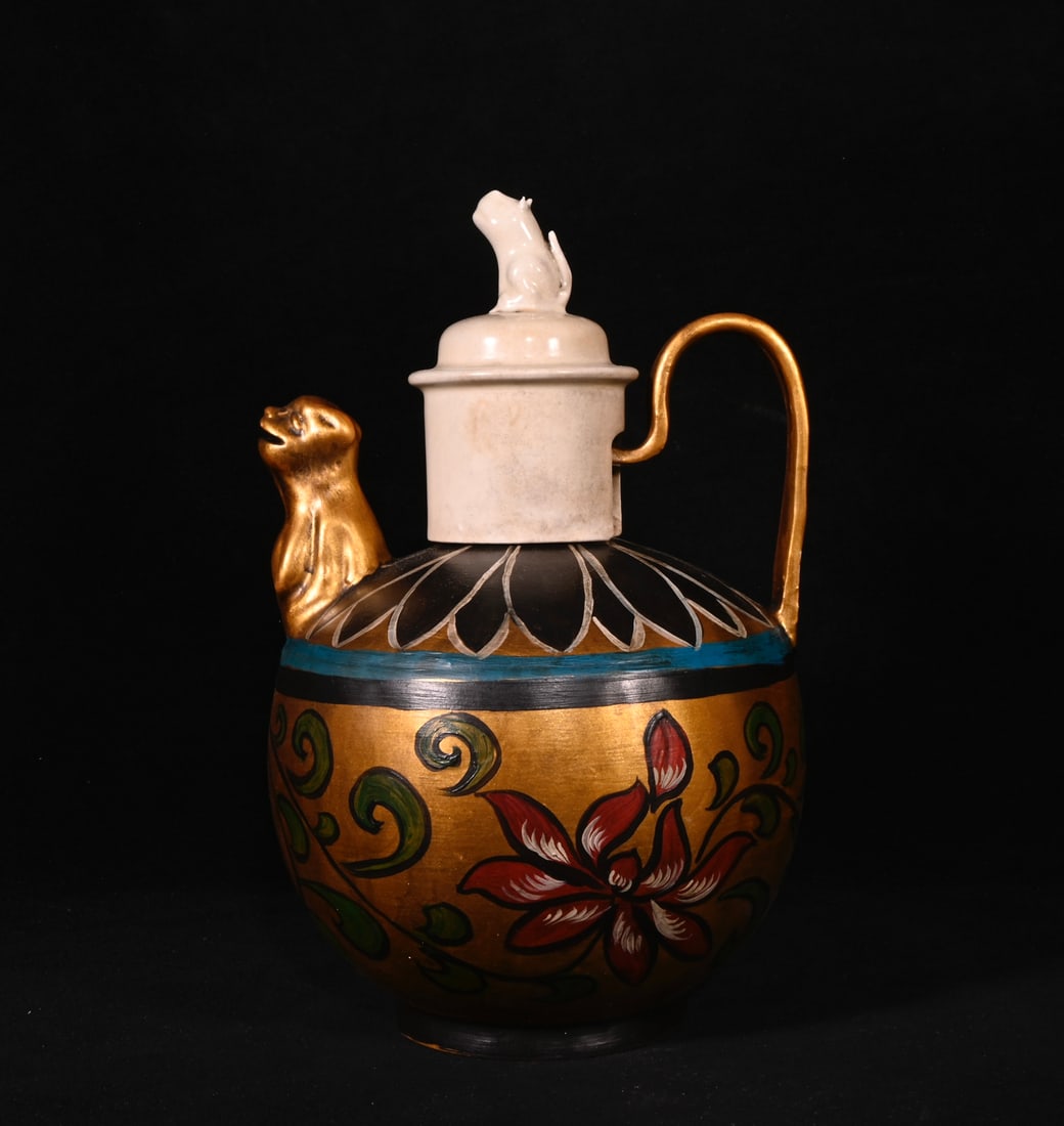 A Song Dynasty Ding kiln pot with official character markings painted with gold painting (1 of 9)