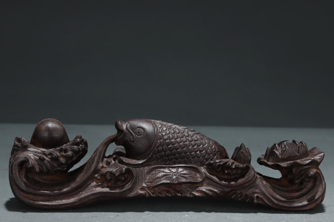 A beautiful piece of agarwood fish pearl