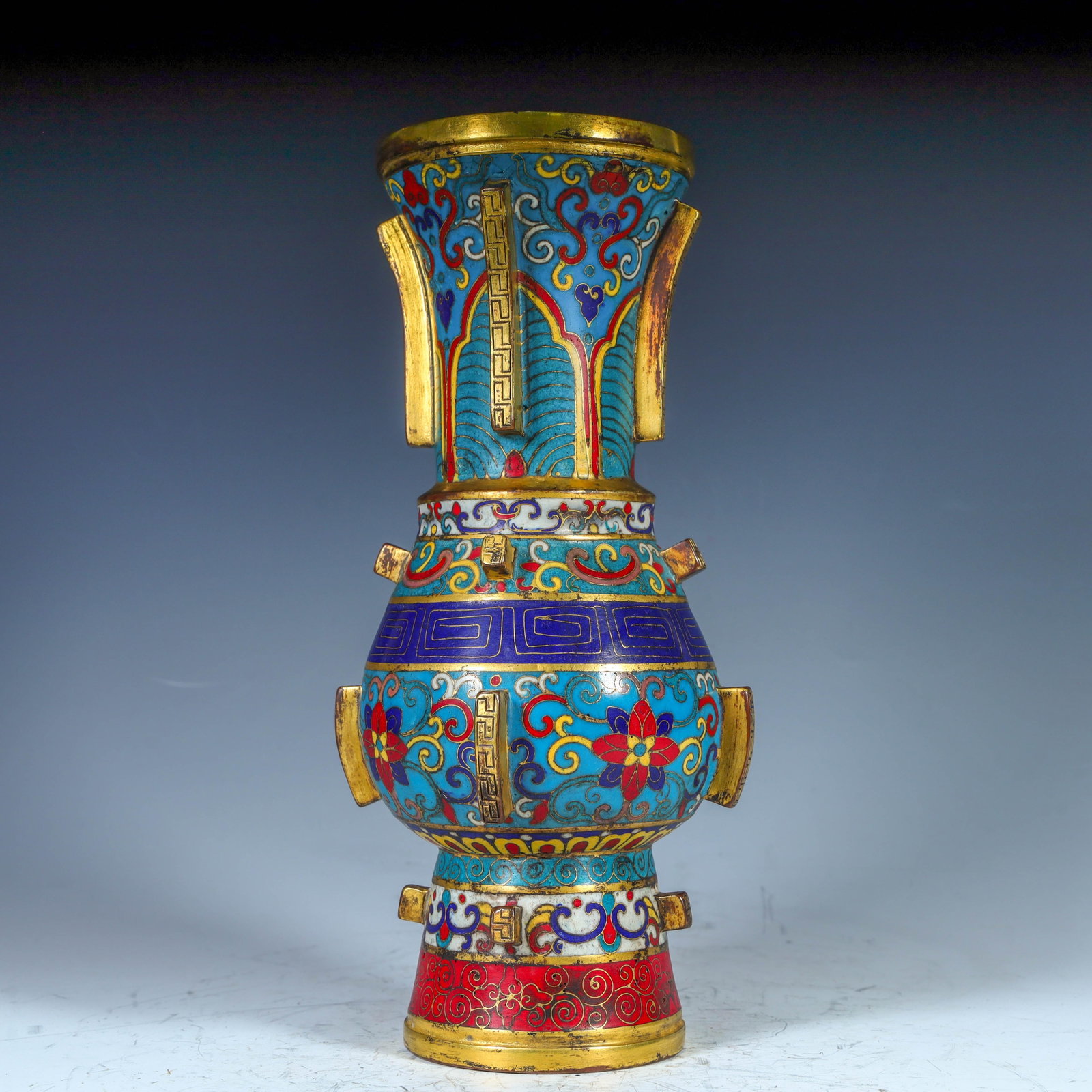 A Qing Dynasty cloisonne enamel halberd-shaped flower goblet - 4