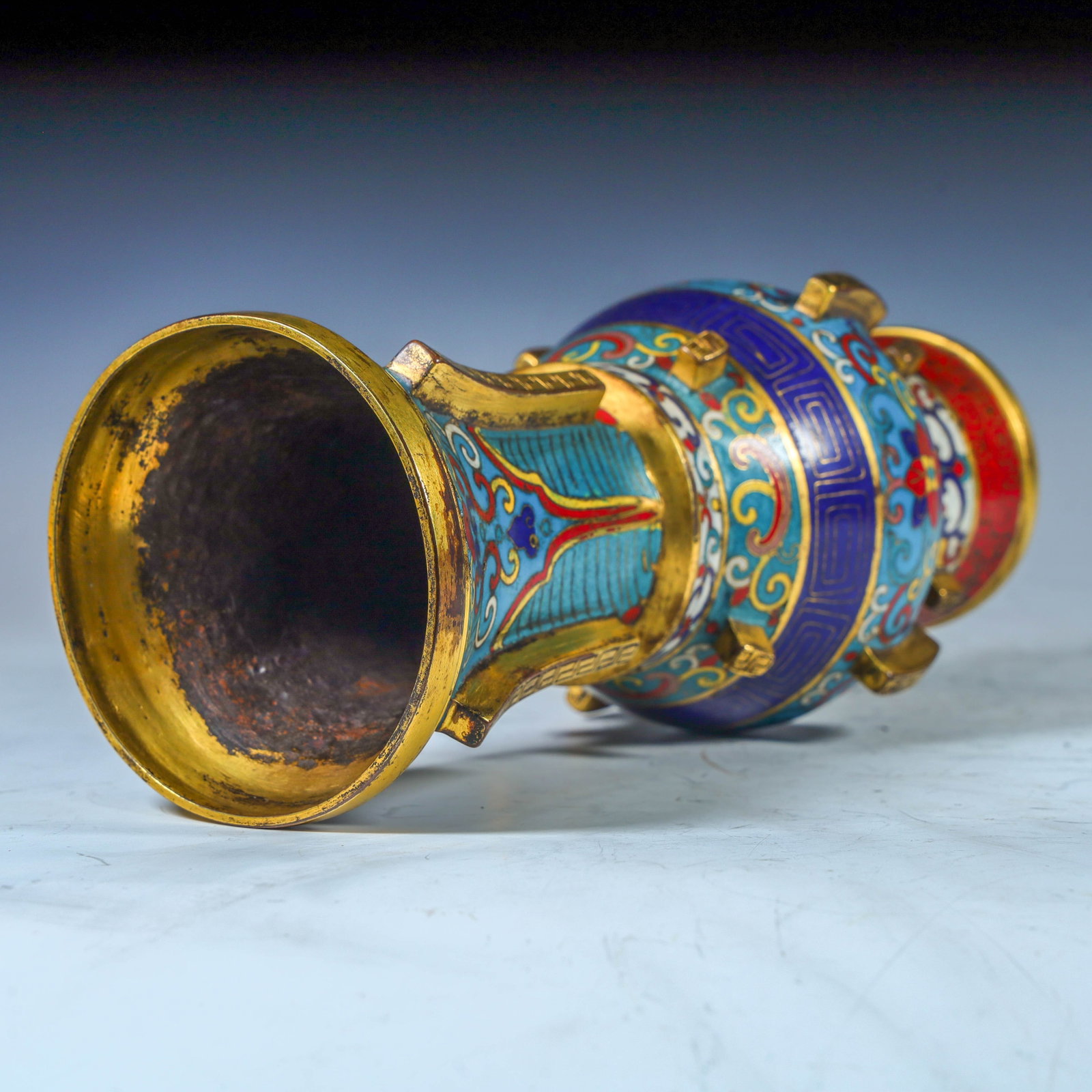 A Qing Dynasty cloisonne enamel halberd-shaped flower goblet - 5