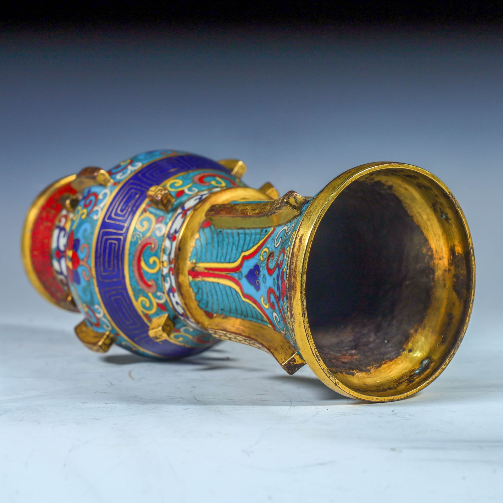 A Qing Dynasty cloisonne enamel halberd-shaped flower goblet - 6