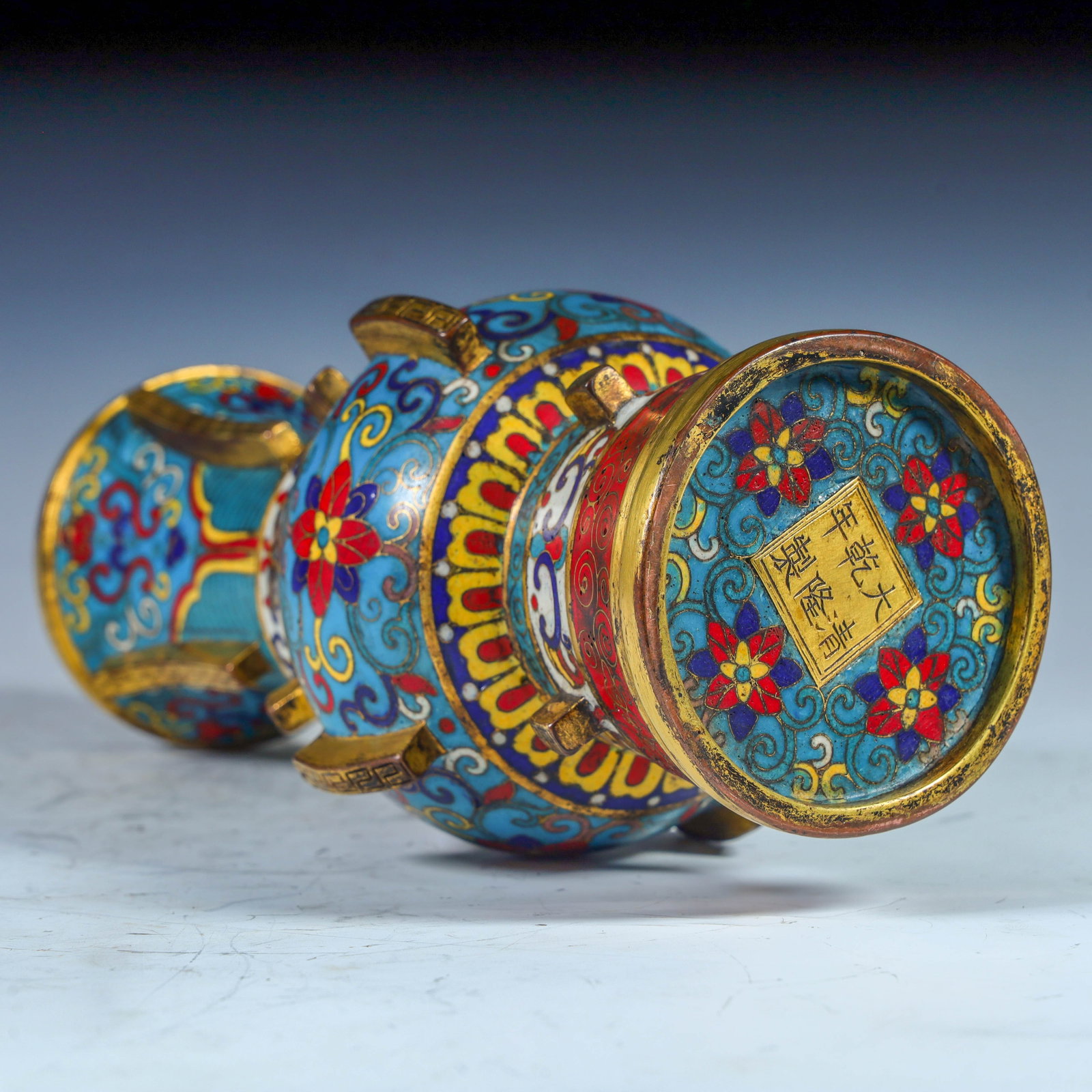 A Qing Dynasty cloisonne enamel halberd-shaped flower goblet - 9