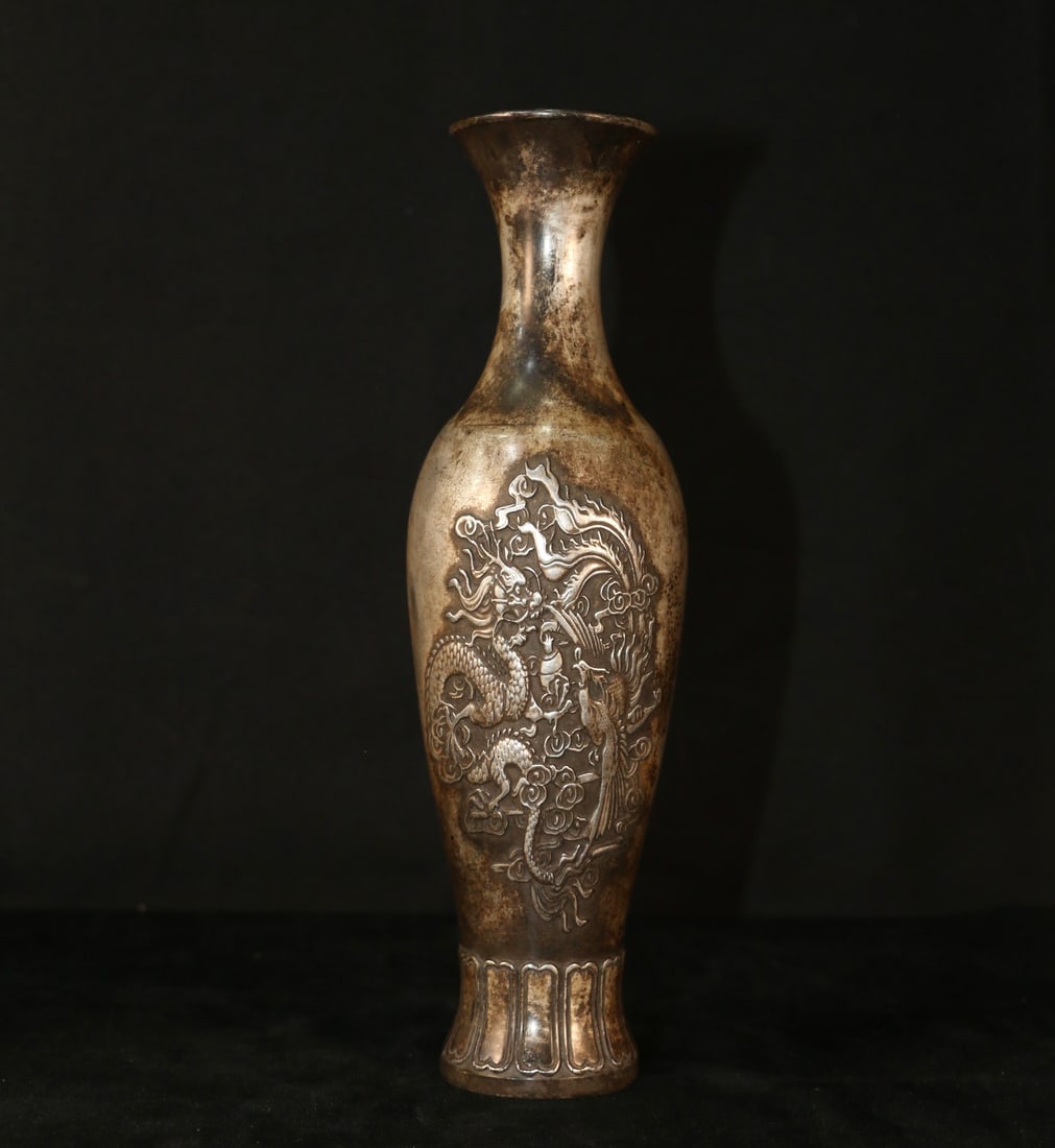 A finely crafted copper gilt silver dragon and phoenix vase: Exquisite copper gilt silver dragon and phoenix vase Size: W:6cm H: 19.5 cm W: 0.408 kg (The Dimensions Of All Batches Are Manually Measured.If You Need More Detailed Information, Please Contact Our C