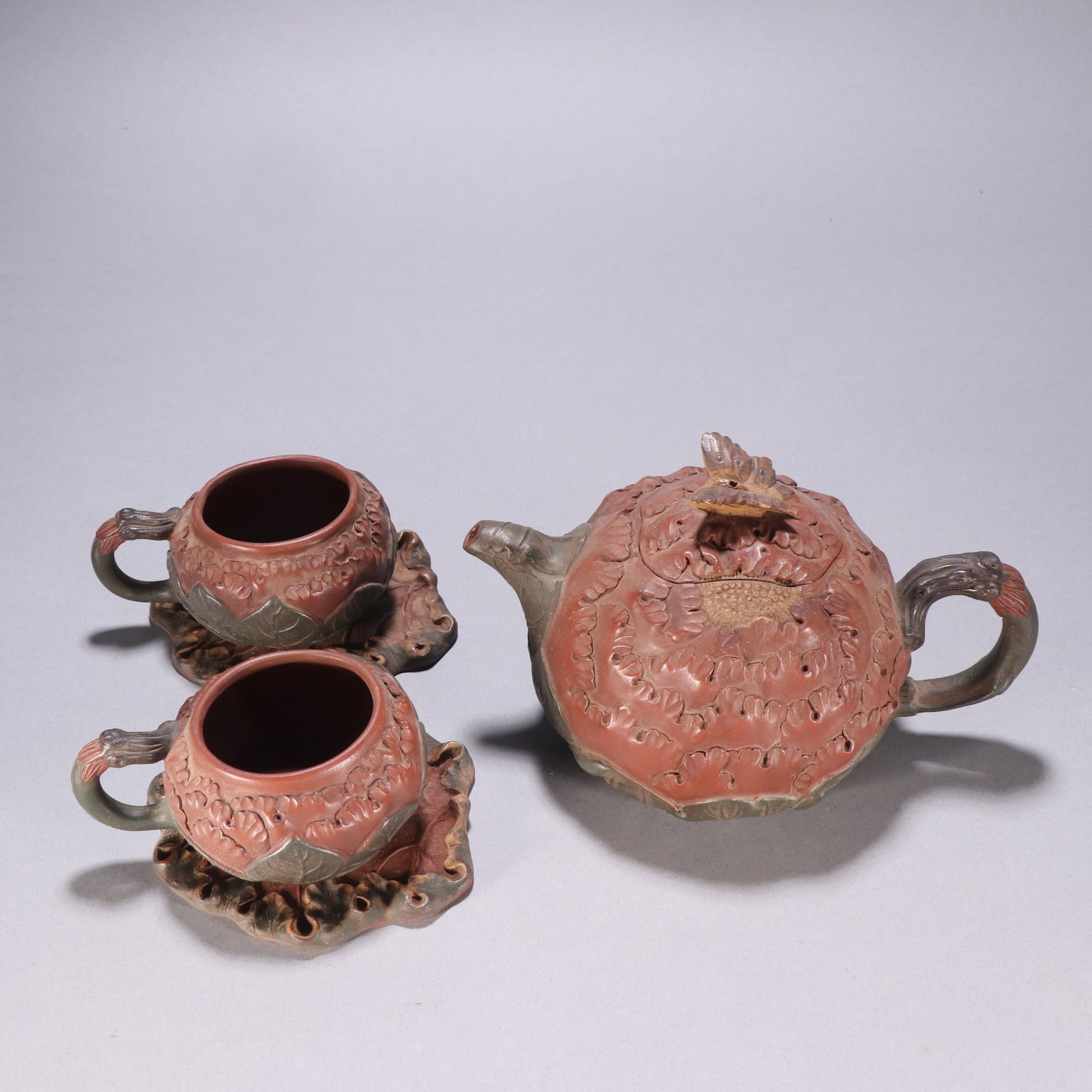 A set of Jiang Rong-style bionic teapot sets: Jiang Rong's bionic teapot set Size: teapot: H: 12cmW: 19.2cm teacup: H: 5cmW: 11.1cm (The Dimensions Of All Batches Are Manually Measured.If You Need More Detailed Information, Please Contact Our Cus