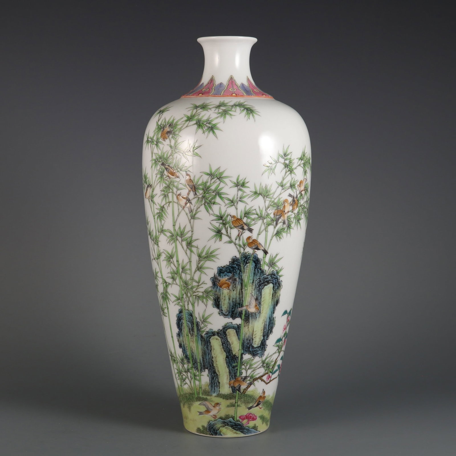 A Qing Dynasty Qianlong period enamel bamboo plum vase with a sparrow motif: An enamel plum vase with a sparrow motif made during the Qianlong period of the Qing Dynasty Size: H: 38cmBelly diameter: 16cmCalibre: 5.6cm (The Dimensions Of All Batches Are Manually Measured.If You