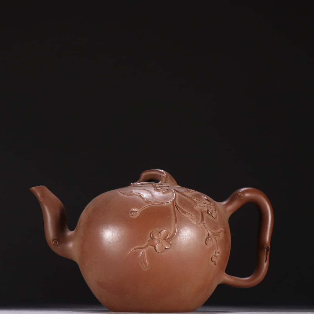 A Feng Guilin purple clay magnolia teapot (1 of 10)