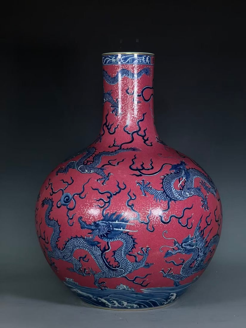 A beautiful famille rose blue-and-white dragon-patterned celestial globe vase: Exquisite pastel blue-and-white dragon-patterned celestial globe vase Size: H: 52.5cmCalibre: 11cmBottom 20.5 cm (The Dimensions Of All Batches Are Manually Measured.If You Need More Detailed Informat