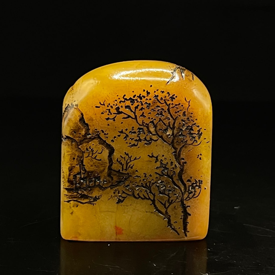 A Shoushan stone Tianhuang grade Tianhuang stone seal from Lin Gao: Lin Gao's Shoushan stone Tianhuang grade Tianhuang stone seal Size:3.6x1.8x4.3 cm W: 0.064 kg (The Dimensions Of All Batches Are Manually Measured.If You Need More Detailed Information, Please Contact