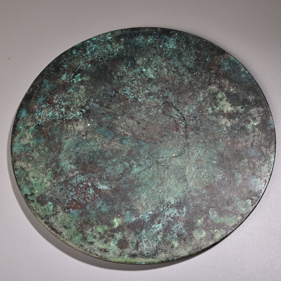 A fine bronze mirror - 9