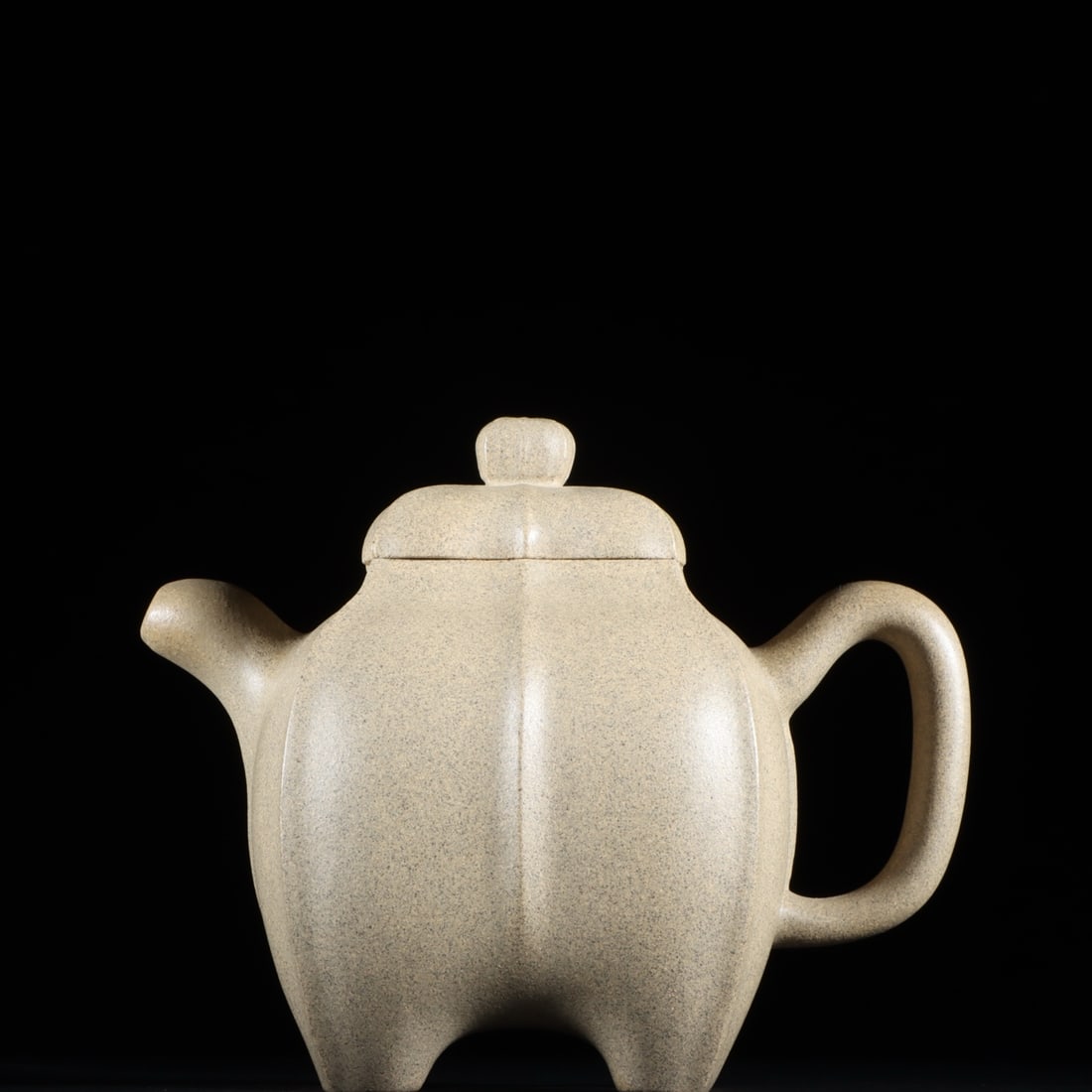 A beautiful square diamond-shaped purple clay teapot: A beautifully crafted square diamond-shaped purple clay teapot Size: H:10.5x13cm (The Dimensions Of All Batches Are Manually Measured.If You Need More Detailed Information, Please Contact Our Customer