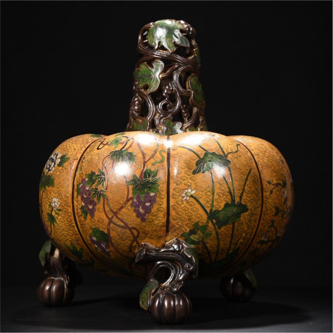 A beautiful cloisonne three-fruit pattern pumpkin stove: Exquisite cloisonne three-fruit pumpkin stove Size: H: 40cmW: 36cmCalibre: 10cm W: 8.89 kg (The Dimensions Of All Batches Are Manually Measured.If You Need More Detailed Information, Please Contact Ou