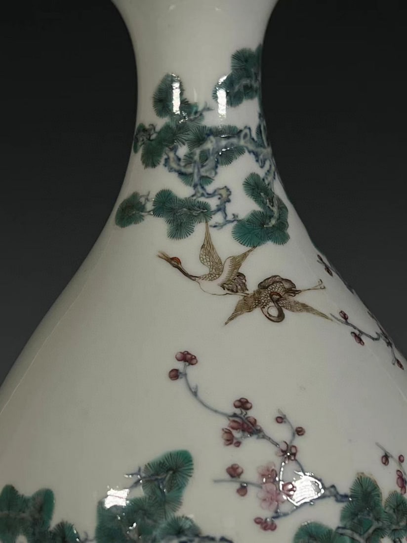 A famille rose pine crane longevity plum vase made during the Qianlong period of the Qing Dynasty - 7