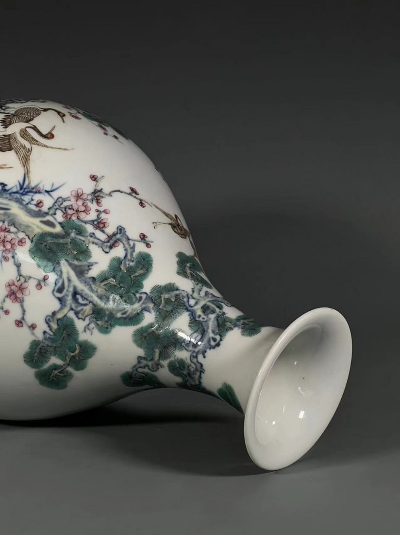A famille rose pine crane longevity plum vase made during the Qianlong period of the Qing Dynasty - 8