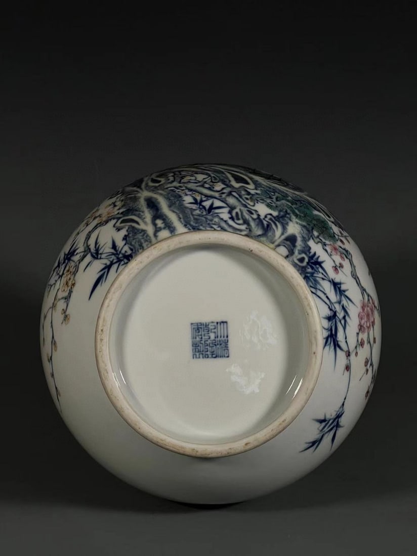 A famille rose pine crane longevity plum vase made during the Qianlong period of the Qing Dynasty - 9