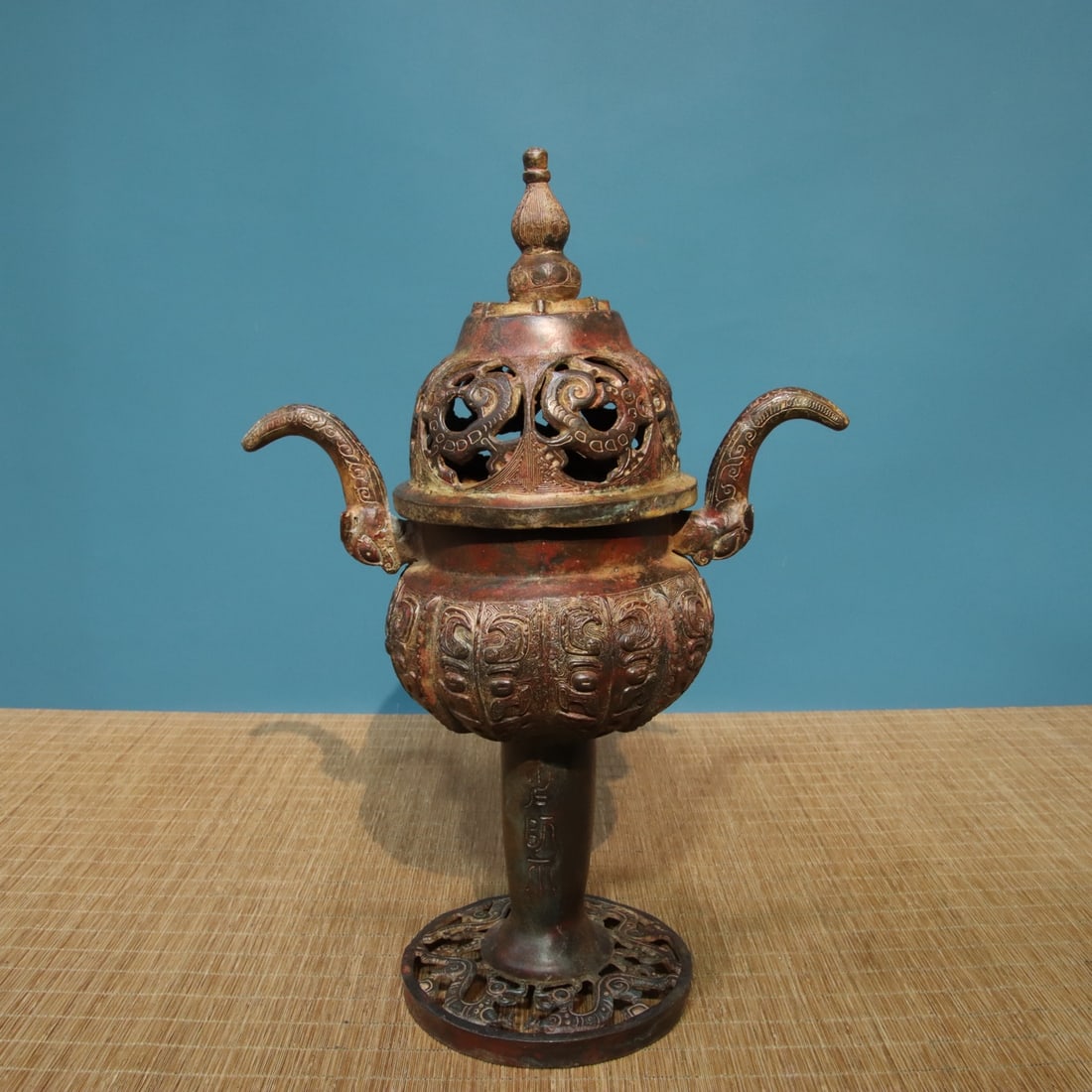 A fine bronze incense burner inscription (1 of 9)