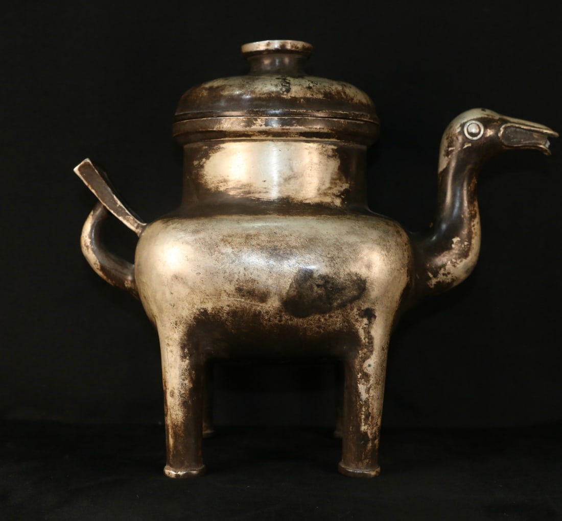 A fine copper gilt silver duck pot: Exquisite copper gilt silver duck pot Size: L:26cm W:14cm H: 22.5 cm W: 1.95 kg (The Dimensions Of All Batches Are Manually Measured.If You Need More Detailed Information, Please Contact Our Customer 
