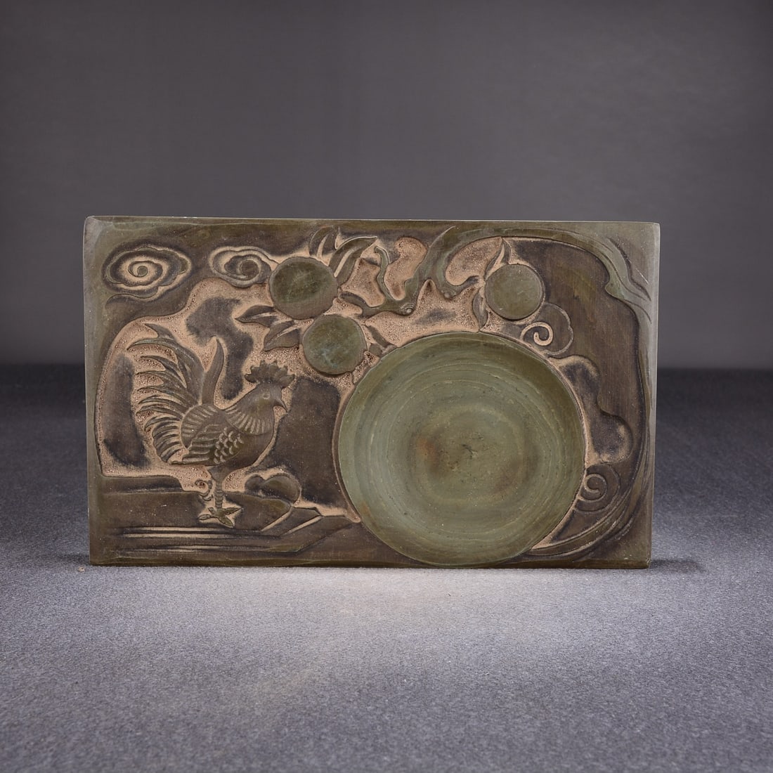 A finely crafted green Duan Guan Shangjia Duan Duan inkstone (1 of 9)