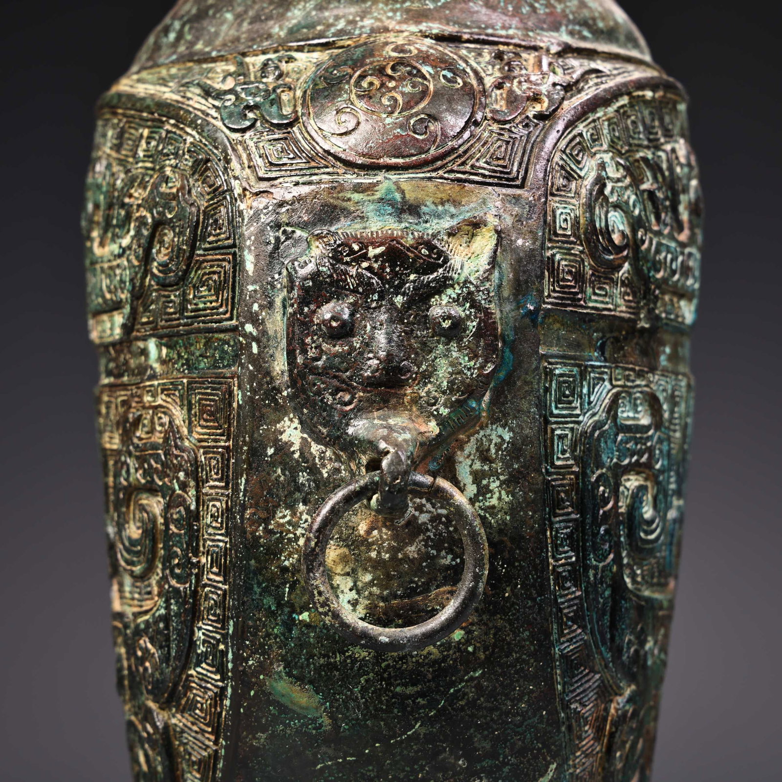 A fine bronze vase - 6