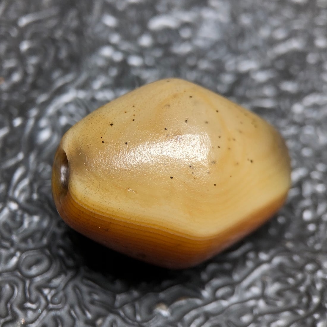 A beautiful natural Dzi bead - 5