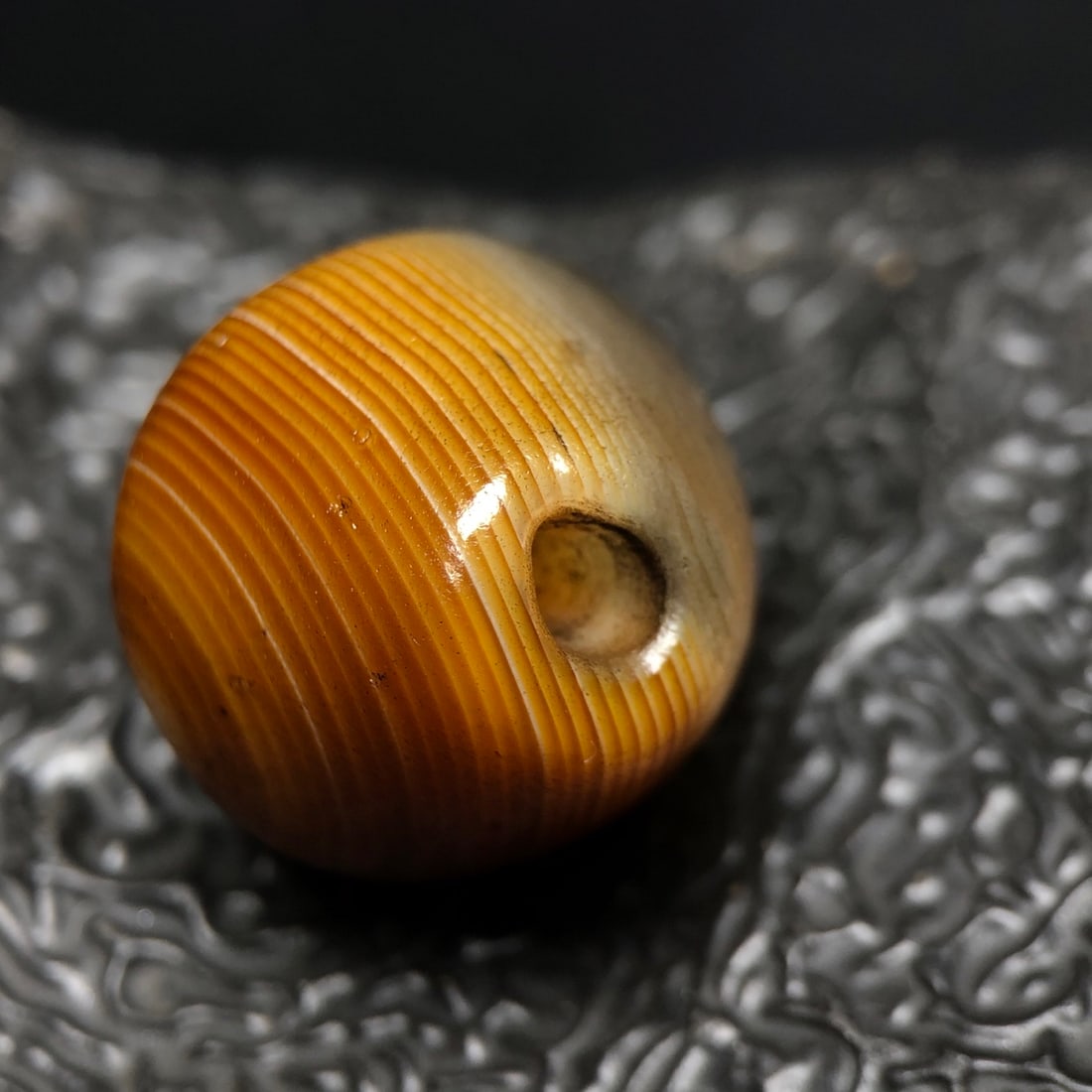 A beautiful natural Dzi bead - 9