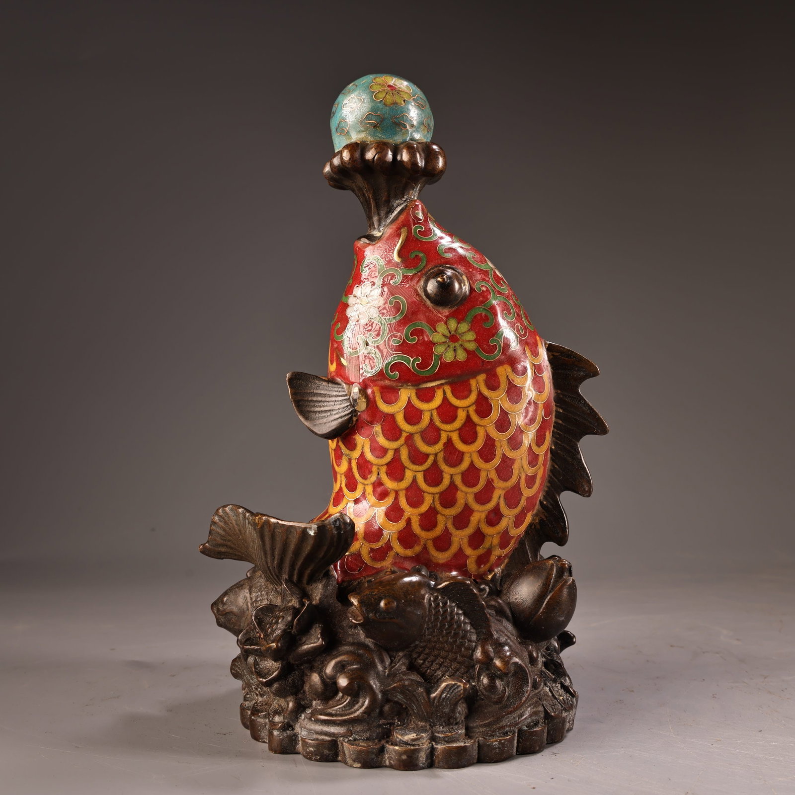 A finely crafted pure copper high-relief engraved cloisonné cloisonné enamel fish (1 of 9)