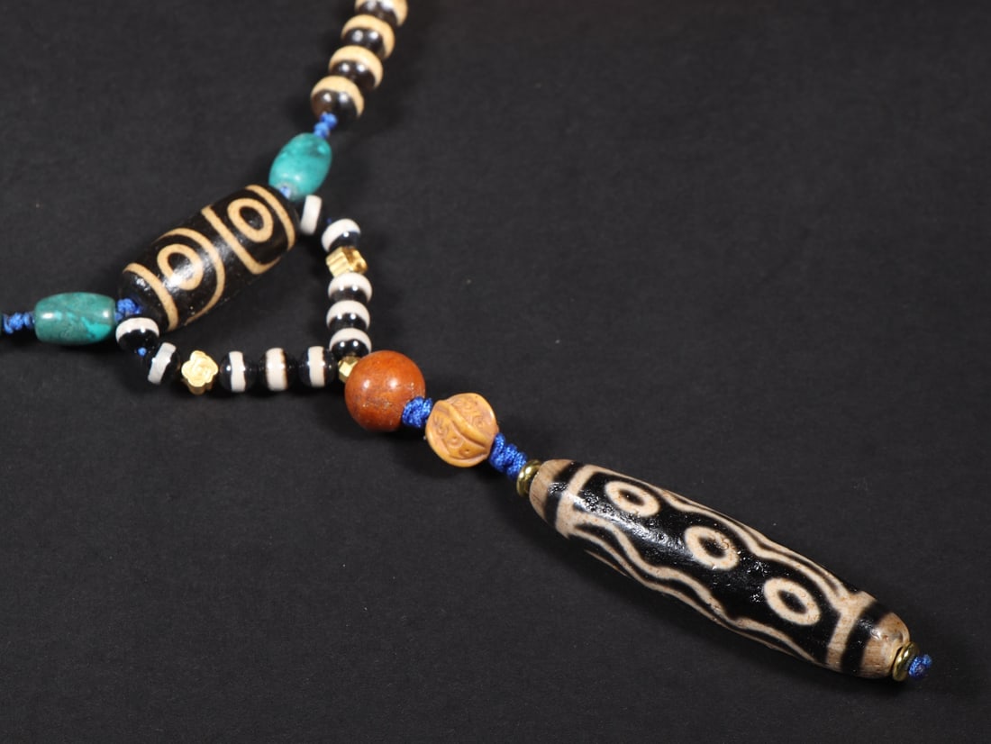 A beautiful Dzi bead - 8