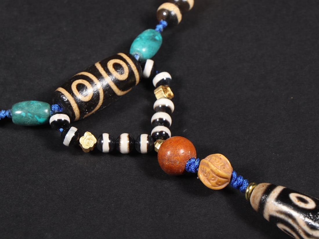 A beautiful Dzi bead - 9